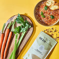 Soupe minestrone faite avec l'orzo sans gluten et légumes frais