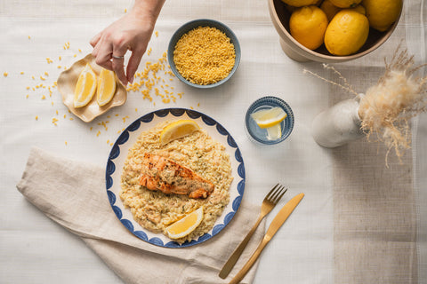 Saumon Grillé avec Orzo Sans Gluten (Option Homard)